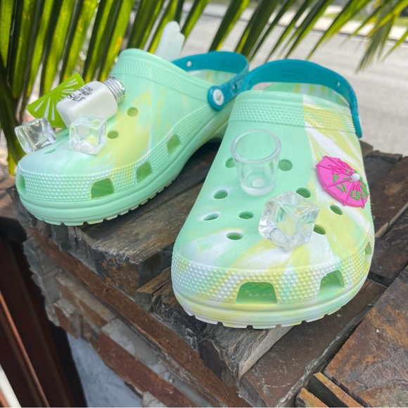 Crocs Unisex-Adult Classic Margaritaville Clog - Picture 4 of 15